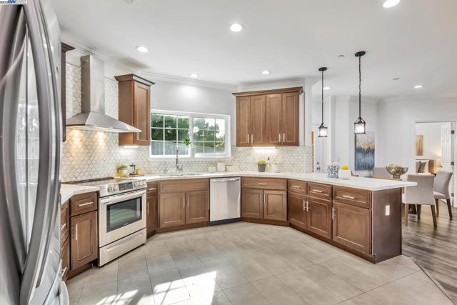 4597 Edwards Ln., Castro Valley CA: https://media.crmls.org/mediaz/67d36801-9a5a-498b-b97b-a98bbcd3cc46.jpg