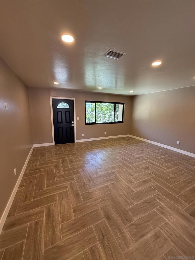 519 Camelot Dr - photo 5