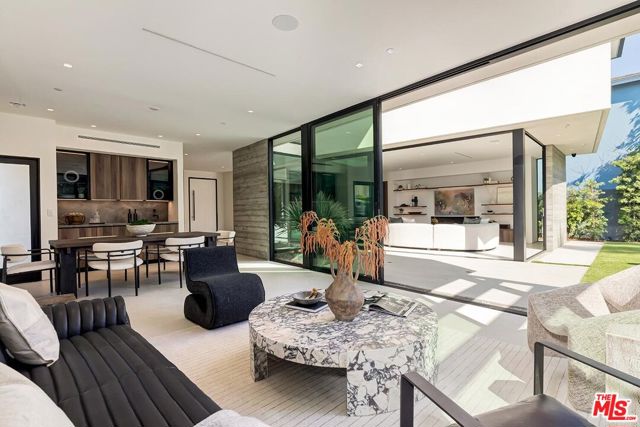 2831 Malcolm Avenue, Los Angeles CA: https://media.crmls.org/mediaz/67d59149-1589-4f05-82dd-76e712b82da4.jpg