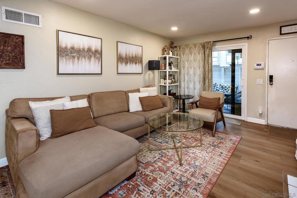 9149 Village Glen - photo 6