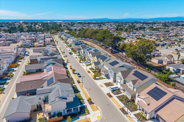 465 Russell Way, Marina CA: https://media.crmls.org/mediaz/67d5e9a4-2907-44de-bc52-77182f0c1baf.jpg
