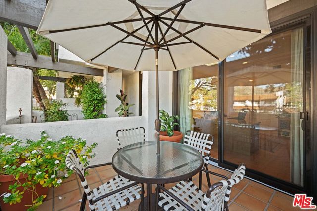 1622 Michael Lane, Pacific Palisades CA: https://media.crmls.org/mediaz/67d66346-aa91-4030-a05d-44b39d01c537.jpg