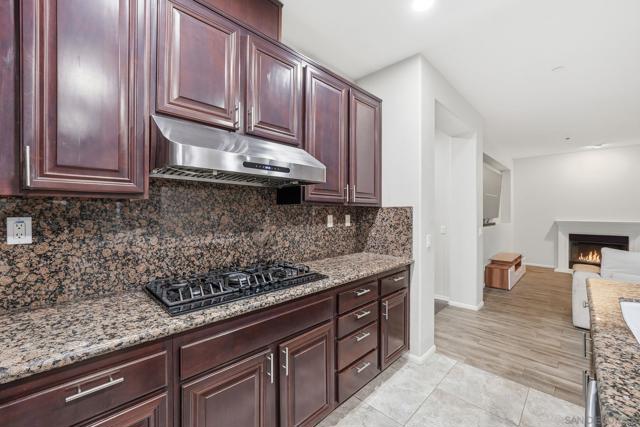 2923 Oro Blanco Cir, Escondido CA: https://media.crmls.org/mediaz/67d68289-d318-4a7b-a367-ccbcb895b1a2.jpg