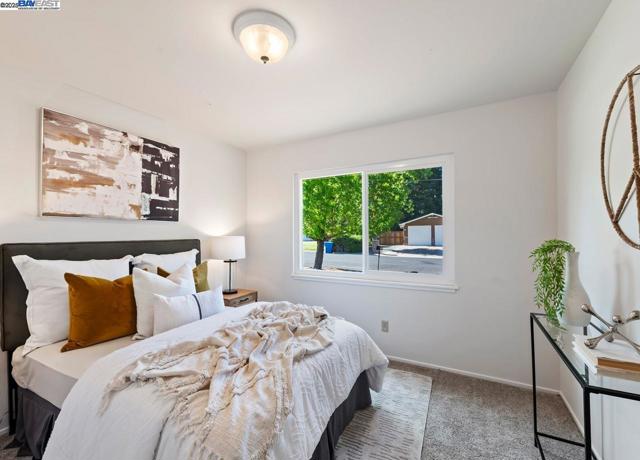 957 Ina Dr, Alamo CA: https://media.crmls.org/mediaz/67d74fd8-abd4-4027-842a-edd43110d9fb.jpg