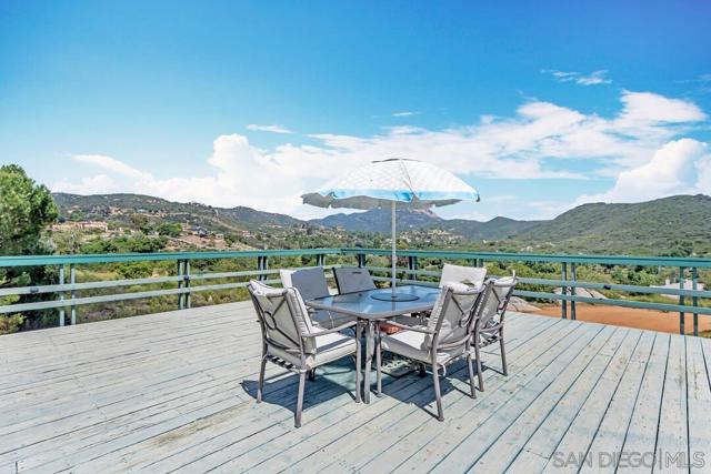3176 Via Viejas, Alpine CA: https://media.crmls.org/mediaz/67d7fc04-4be4-47e6-a20d-5a6d5e97dc8e.jpg