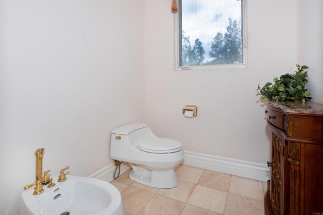 13645 Paseo De La Huerta, Poway CA: https://media.crmls.org/mediaz/67d831a4-f12e-44f2-85a8-9fd9480ac970.jpg