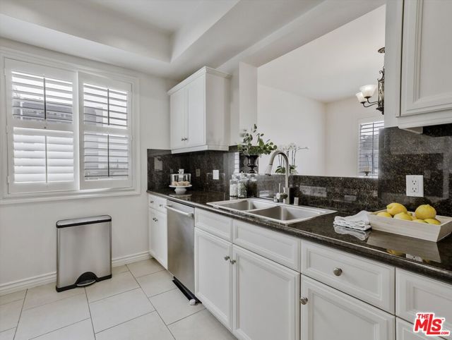 320 S Willaman Drive, Los Angeles CA: https://media.crmls.org/mediaz/67d852a3-a202-4165-aa55-a381e7555466.jpg