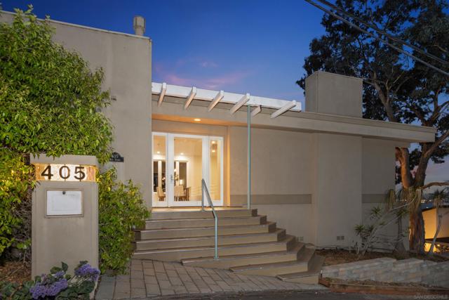 405 W Nutmeg St, San Diego CA: https://media.crmls.org/mediaz/67da2b79-fdbc-4483-aeeb-5c06026f0221.jpg