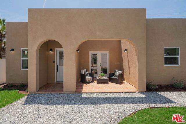 1826 W 78th Street, Los Angeles CA: https://media.crmls.org/mediaz/67db11b8-983c-4c53-9eec-3143855d6d0f.jpg