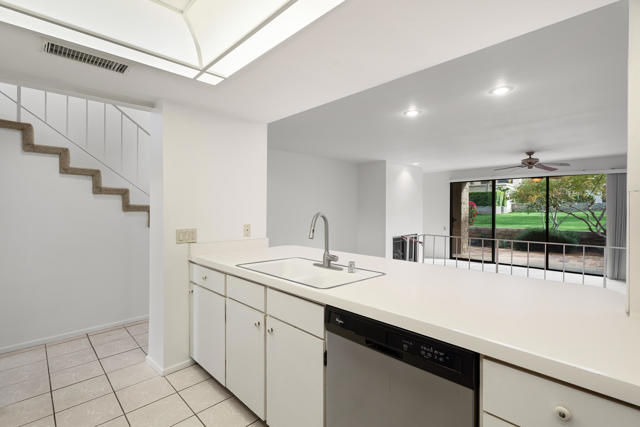 157 Calle Bravo, Palm Springs CA: https://media.crmls.org/mediaz/67db5d88-51b1-4017-ac16-40f6f04ded16.jpg