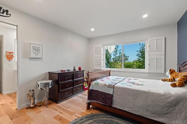 2163 Caminito San Martin, La Jolla CA: https://media.crmls.org/mediaz/67db7635-116d-4c9f-bf2f-35724eabe906.jpg