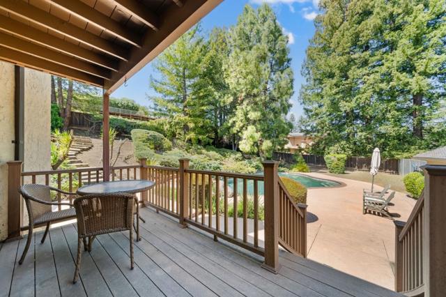 11633 Dawson Drive, Los Altos Hills CA: https://media.crmls.org/mediaz/67db7cee-3ae6-4464-9816-3d159100d34f.jpg