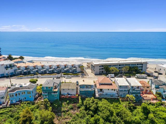 247 Rio Del Mar Boulevard, Aptos CA: https://media.crmls.org/mediaz/67dbef43-ee27-4b4f-8cfa-729d773a7ccb.jpg