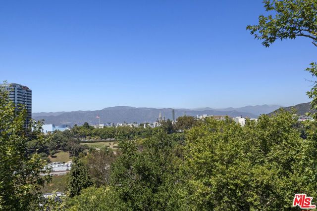 3740 Multiview Drive, Los Angeles CA: https://media.crmls.org/mediaz/67dc36be-485a-420e-8981-232e1dc80787.jpg