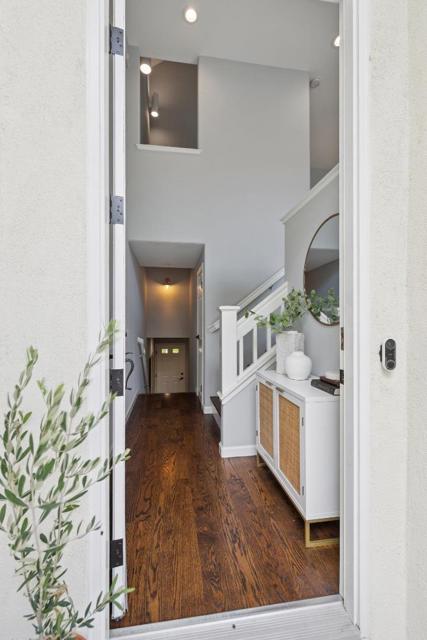 206 Village Lane, Foster City CA: https://media.crmls.org/mediaz/67dc50f0-cc7d-4df2-9647-94b5c8068a52.jpg