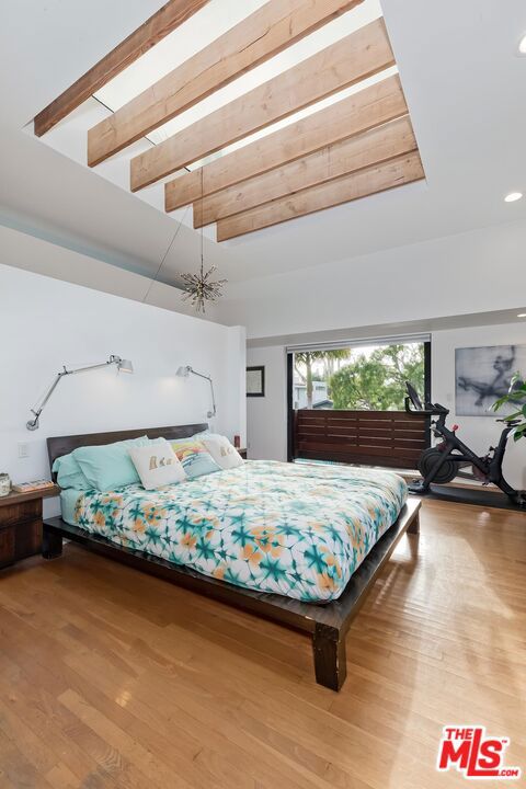 832 Superba Avenue, Venice CA: https://media.crmls.org/mediaz/67dc5f0f-cac2-4fd7-9ab8-6ac48b115956.jpg