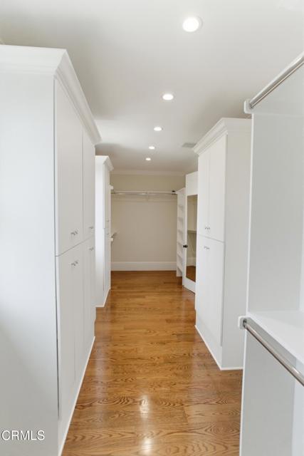 5 Bed Home for Sale in Los Angeles, California