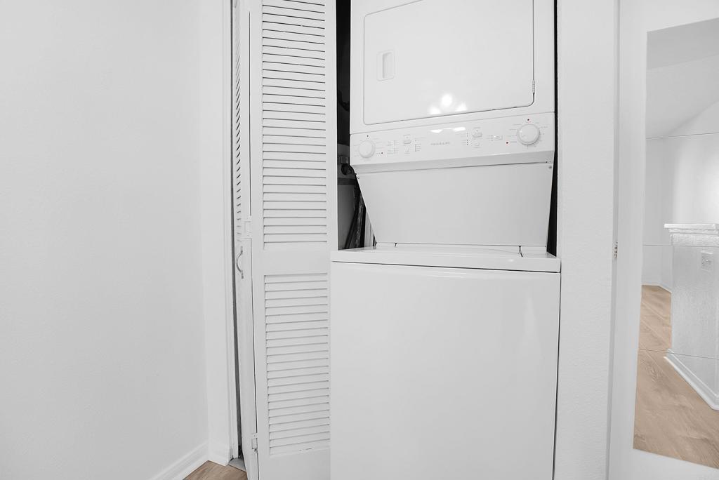 https://media.crmls.org/mediaz/67dea400-8045-4d98-bc2a-c47773aac3f4.jpg?preset=X-Large