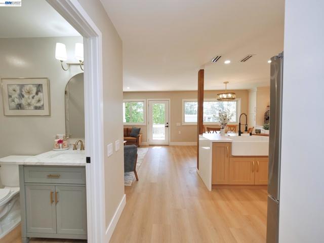 1732 Oakmont Drive, Walnut Creek CA: https://media.crmls.org/mediaz/67def127-986f-4d21-8c5d-a518d5a658d2.jpg