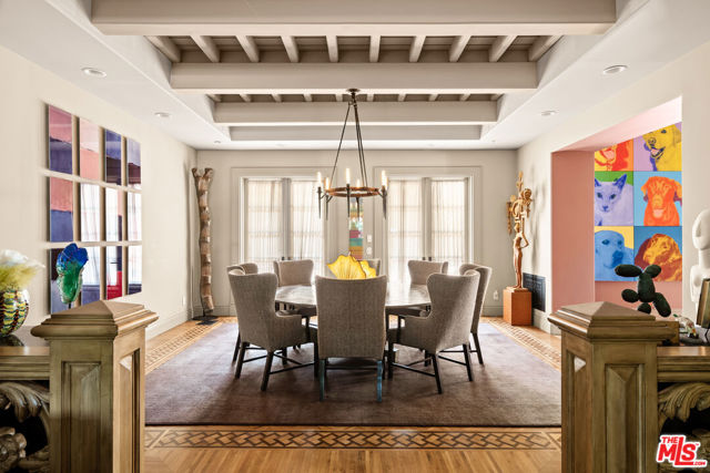 4009 Valley Meadow Road, Encino CA: https://media.crmls.org/mediaz/67df3f61-c0b0-4165-8327-e70bd30e5ec1.jpg