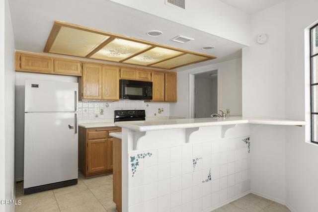 Detail Gallery Image 9 of 30 For 175 Courtyard Dr, Port Hueneme,  CA 93041 - 3 Beds | 2/1 Baths