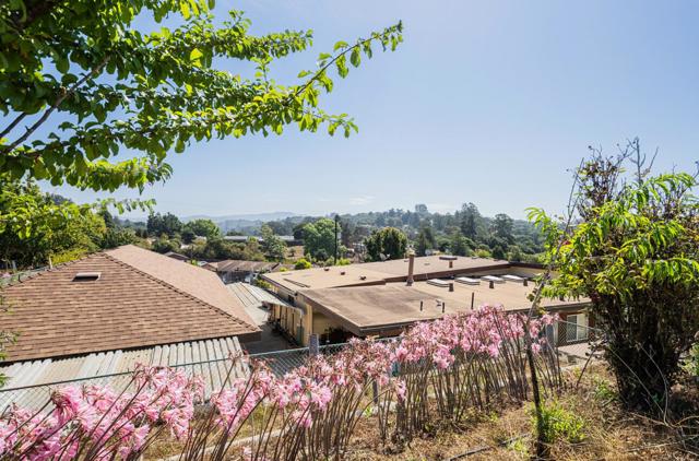 17945 Pesante Road, Salinas CA: https://media.crmls.org/mediaz/67dfdbe6-4187-4ce4-8f14-67d287be7f52.jpg