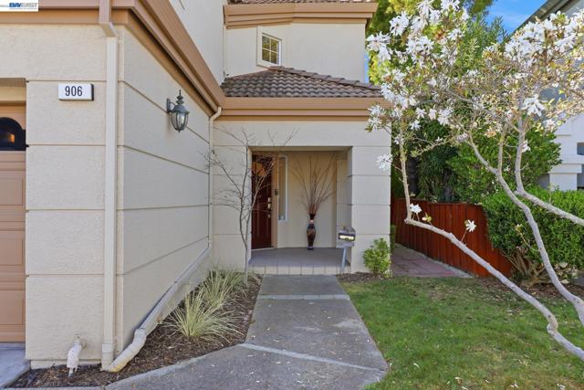 906 Vista Pointe Dr, San Ramon CA: https://media.crmls.org/mediaz/67e06485-b08d-4170-8552-28aef9e0a8ad.jpg