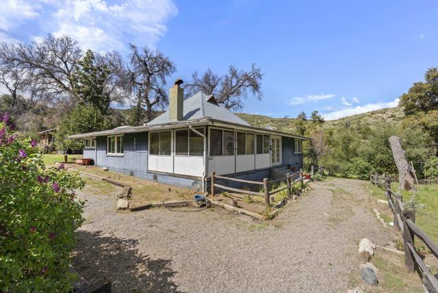 26742 San Felipe Rd, Warner Springs CA: https://media.crmls.org/mediaz/67e0ceb1-5d47-4721-a830-1cd897f01ebf.jpg