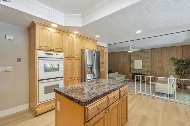36 Barcelona Ct, Danville CA: https://media.crmls.org/mediaz/67e1bb64-ceb0-4a81-940a-e16052652296.jpg