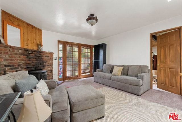 11317 Santol Drive, Sylmar CA: https://media.crmls.org/mediaz/67e1d585-fd51-447e-9d7c-6aa27f7ae0a4.jpg