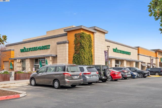 5223 S Esprit Loop, Dublin CA: https://media.crmls.org/mediaz/67e261c2-07c3-45ef-b15e-99f83ab05353.jpg