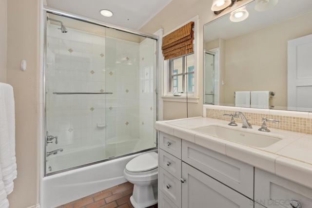 755 F Ave, Coronado CA: https://media.crmls.org/mediaz/67e267d9-760c-4581-a4b6-dd4cc34e235d.jpg