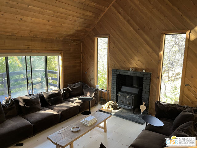 25150 Cougar Road, Idyllwild CA: https://media.crmls.org/mediaz/67e28657-23a4-462d-bd49-bfe2901c8258.jpg
