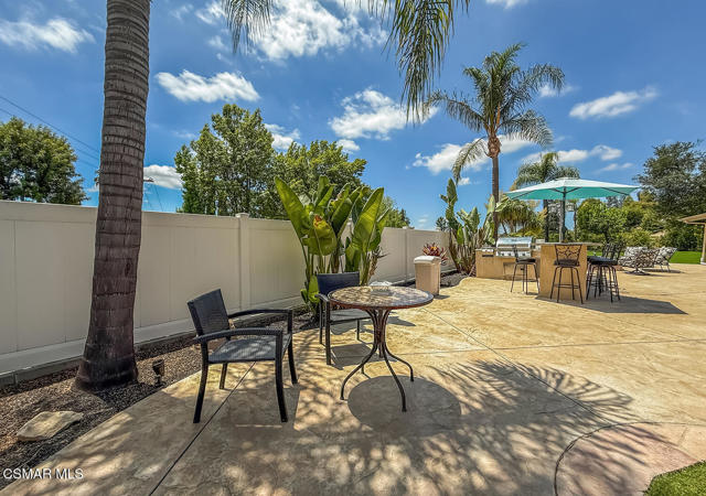23225 Cass Avenue, Woodland Hills CA: https://media.crmls.org/mediaz/67e29b89-dfcb-4b4f-9757-32bd77960c90.jpg