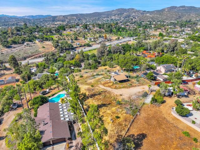 Detail Gallery Image 3 of 15 For 802 Vista Grande Road, El Cajon,  CA 92019 - 2 Beds | 1 Baths