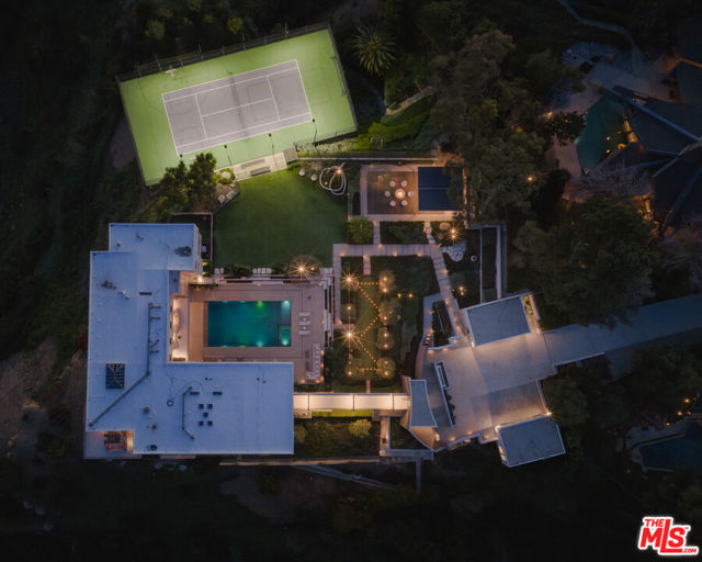 15210 Antelo Place, Los Angeles CA: https://media.crmls.org/mediaz/67e397e1-5976-42b6-b3ab-ca37c1ea9c99.jpg