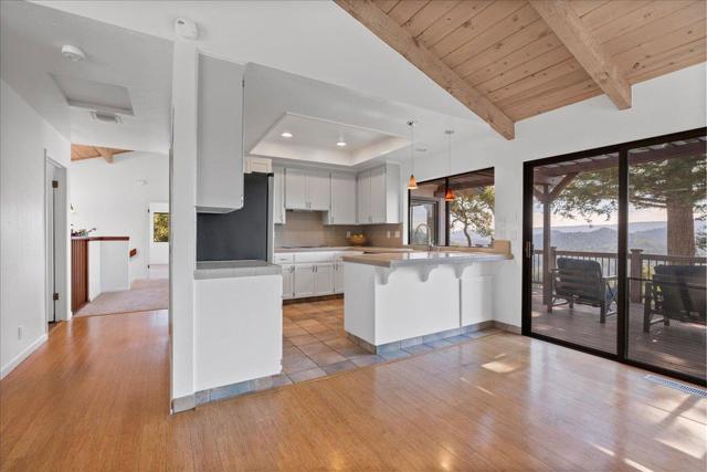 25435 Hutchinson Road, Los Gatos CA: https://media.crmls.org/mediaz/67e3ad09-9a9a-4f84-8ca4-22d1f5944a86.jpg