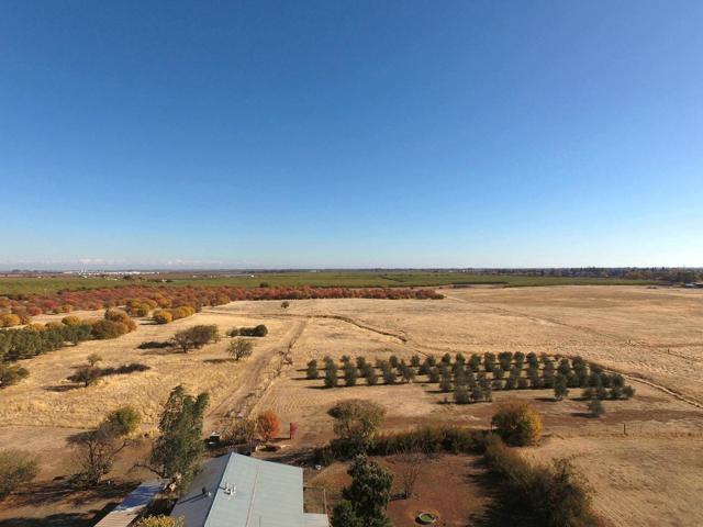 27643 County Road 88, Winters CA: https://media.crmls.org/mediaz/67e439da-283d-4a3f-a771-aea45f3b0ca0.jpg