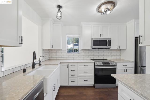 204 Pebblecreek Ct, Martinez CA: https://media.crmls.org/mediaz/67e4e38f-ae23-45cc-a063-64056db8db7b.jpg