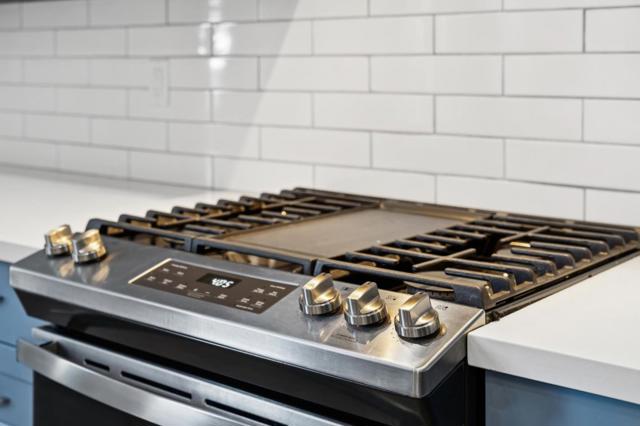 30003006 26th Street, San Francisco CA: https://media.crmls.org/mediaz/67e639b2-0add-4bd9-903a-c1ff73135544.jpg