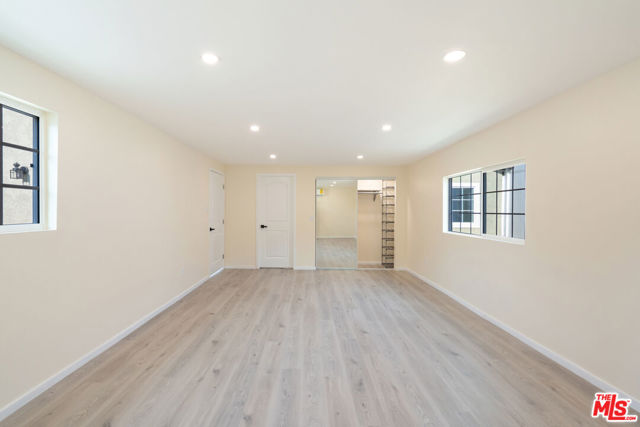 9701 Wheatland Avenue, Sunland CA: https://media.crmls.org/mediaz/67e671d6-365c-4755-9757-d5a5cc40bb30.jpg