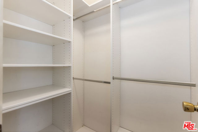4641 Fulton Avenue, Sherman Oaks CA: https://media.crmls.org/mediaz/67e68c03-64d0-4dca-a030-e487518d4c29.jpg