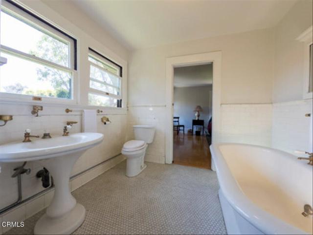 217 Oaklawn Avenue, South Pasadena CA: https://media.crmls.org/mediaz/67e746d9-8dfc-46ef-8104-5be28c085f9c.jpg