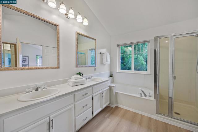 422 Sutton Cir, Danville CA: https://media.crmls.org/mediaz/67e7d367-14ca-464d-b6c1-7c4c172efd5f.jpg