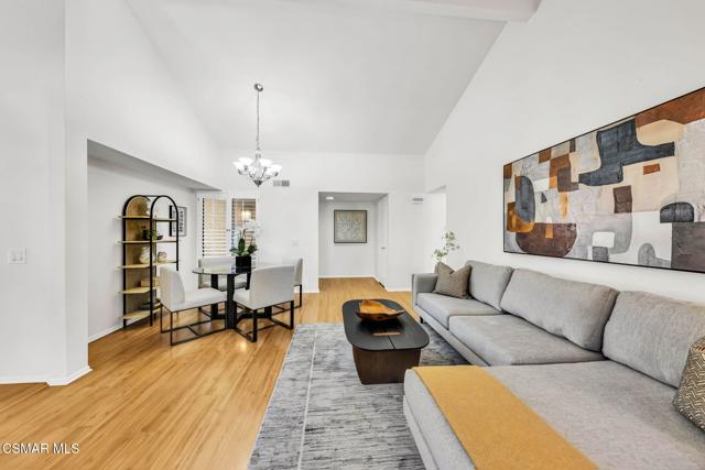 769 Birchpark Circle, Thousand Oaks CA: https://media.crmls.org/mediaz/67e81ed9-cc06-4d9b-831e-7b9e79f44ea4.jpg
