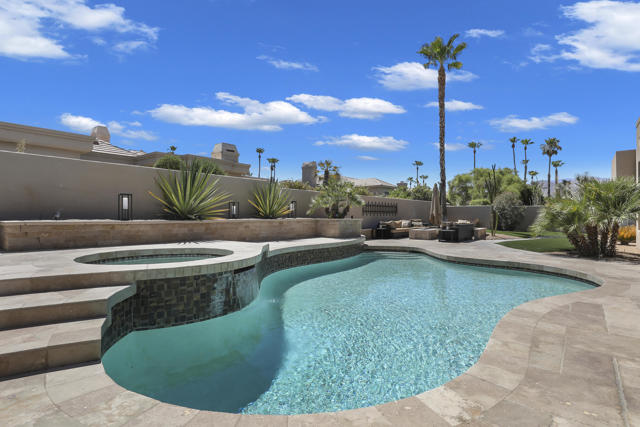 41800 Jones Drive, Palm Desert CA: https://media.crmls.org/mediaz/67e82834-9f98-4bad-bcf2-5d84c7af1518.jpg