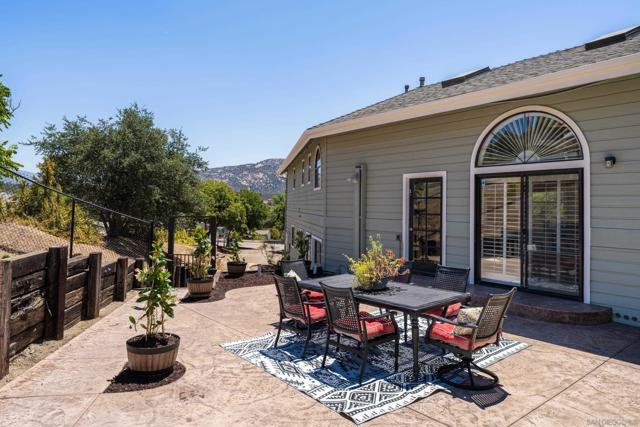 9844 Lorraine Ridge Trail, El Cajon CA: https://media.crmls.org/mediaz/67e8bd8c-4aa1-4d18-aa62-118b21fbc24a.jpg