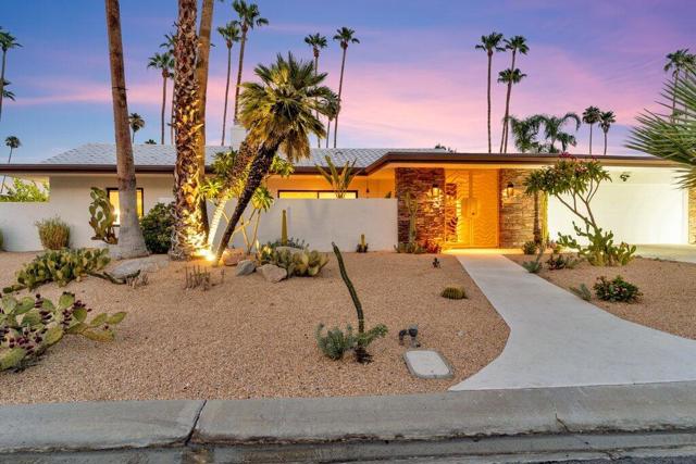 2598 S Camino Real, Palm Springs CA: https://media.crmls.org/mediaz/67e8e778-ae97-4faa-8976-4c235260d0b8.jpg
