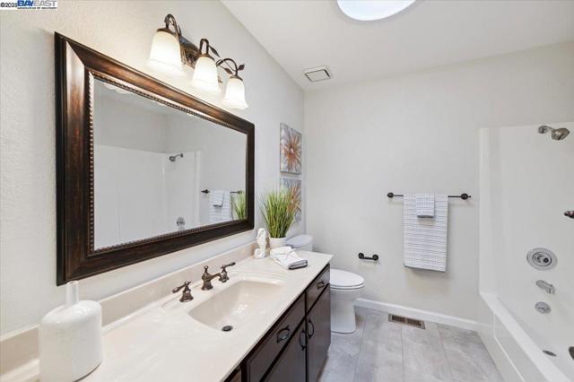 3284 Omega Cir, Pleasanton CA: https://media.crmls.org/mediaz/67e981e6-af6a-4d99-8ef3-57311b317157.jpg