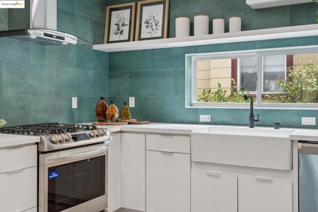 1207 Cedar St, Berkeley CA: https://media.crmls.org/mediaz/67e98811-a601-4017-b0f5-d09e4fa7ac17.jpg